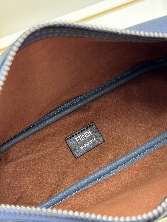 Fendi 3023 22x13x4 5cm ss2_8