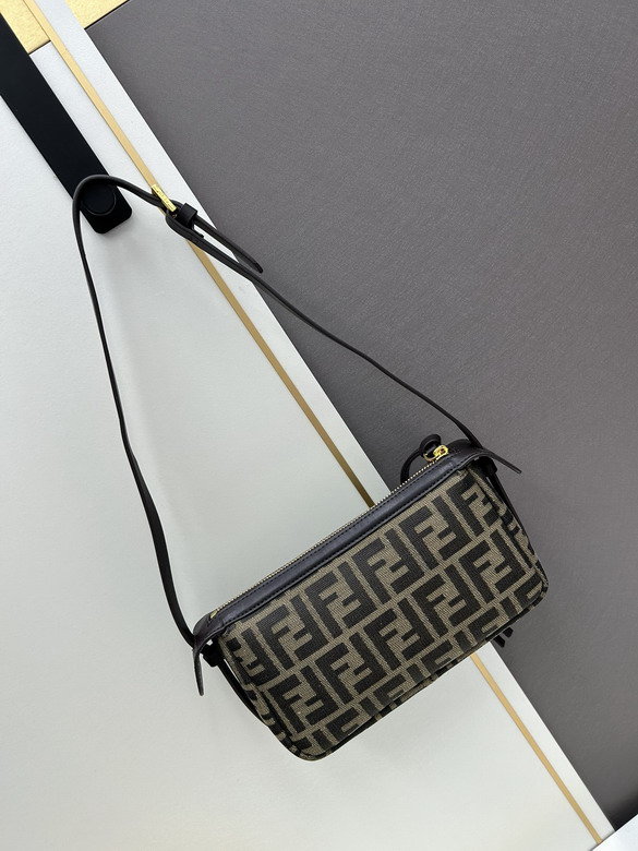 Fendi 3023 22x13x4 5cm ss3_2