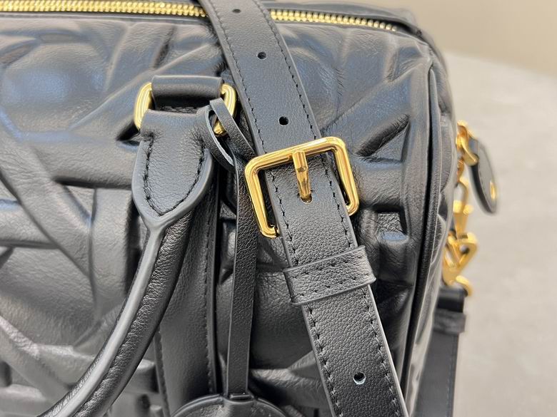 Groove 1365 25X19X16cm YG 7