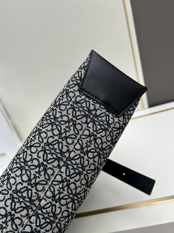 Loewe Buckle S10955 40x9x33cm jj1_5