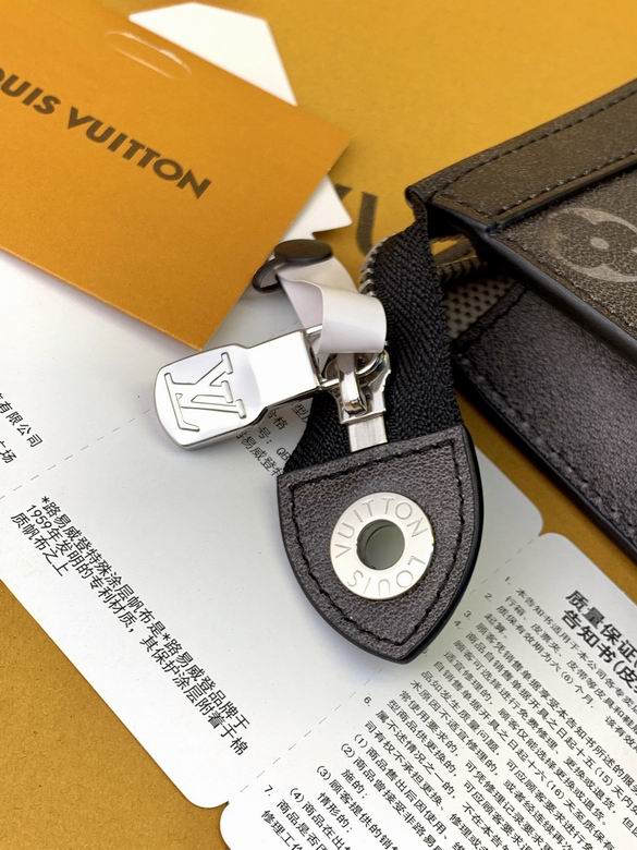 M11764 27X21X6cm YG 7