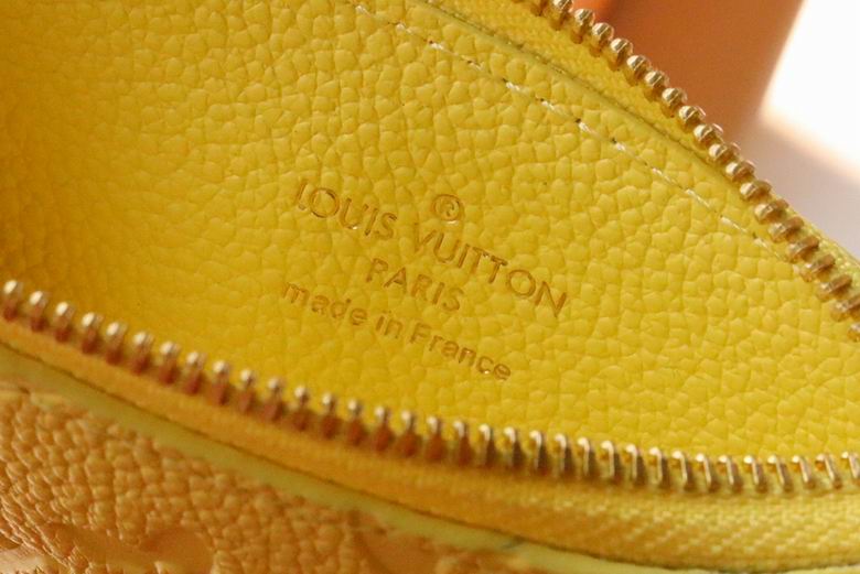 M81882 12X8X0.8cm YG 10色 24