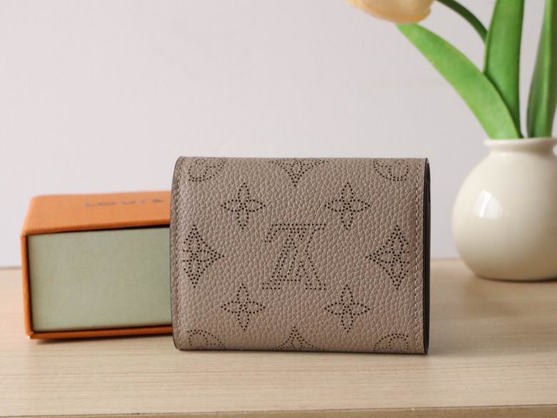 M82437 9.8X7.8X1cm YG 1