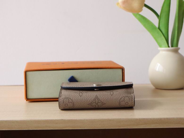 M82437 9.8X7.8X1cm YG 2