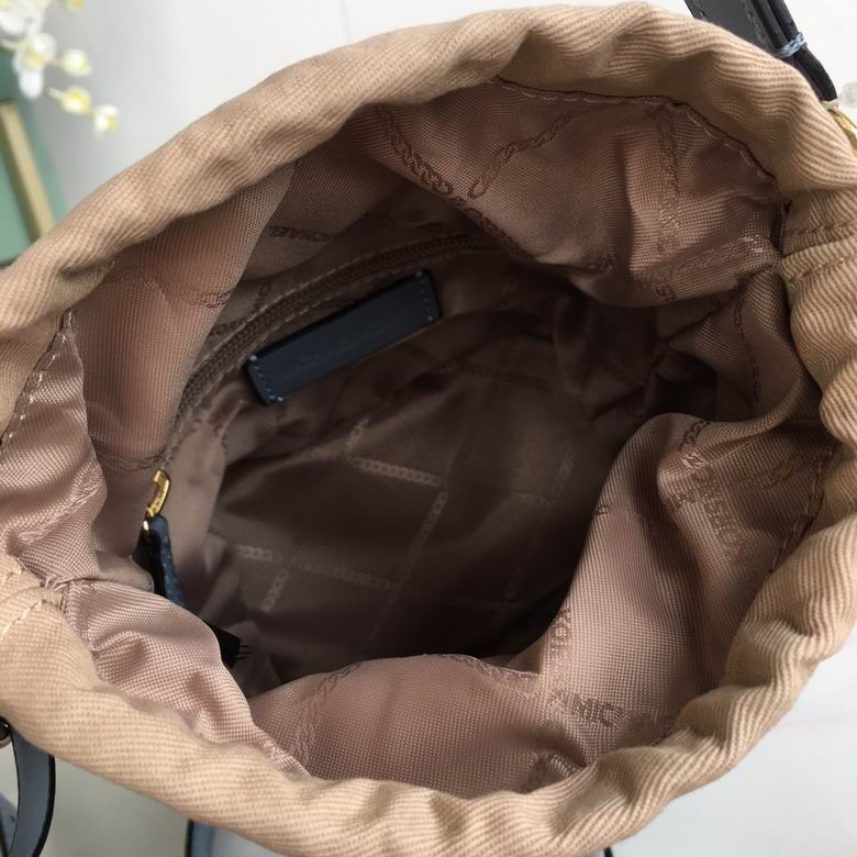 Monogramme 9977 16X18X11.5cm DY 4色 26