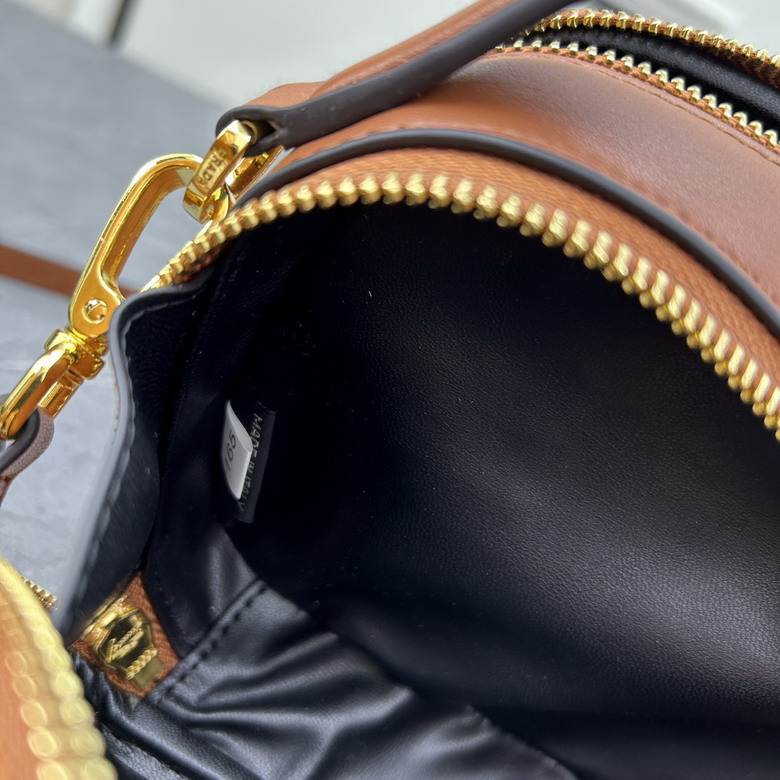 Prada 1BH203 18 5x13x6 5cm ss1_8