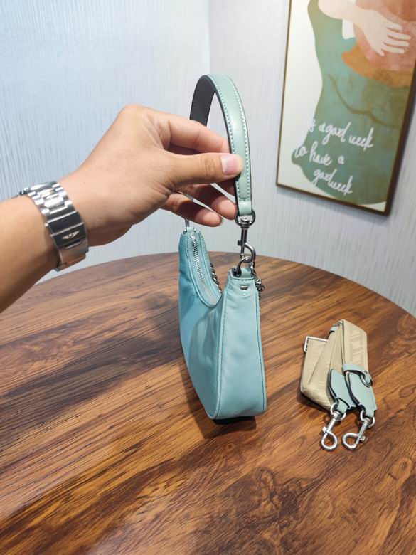 0073 15.5X23.5X5cm TB 3