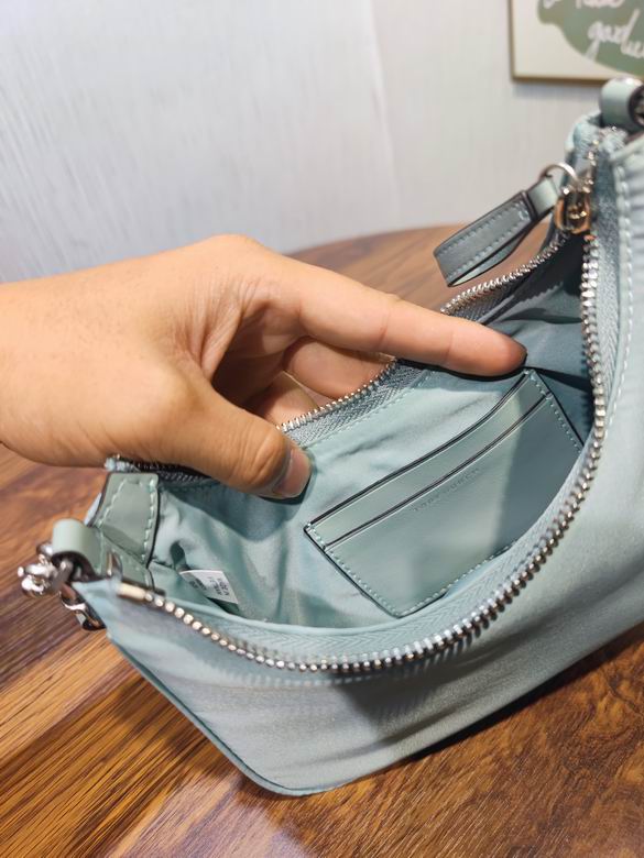 0073 15.5X23.5X5cm TB 4