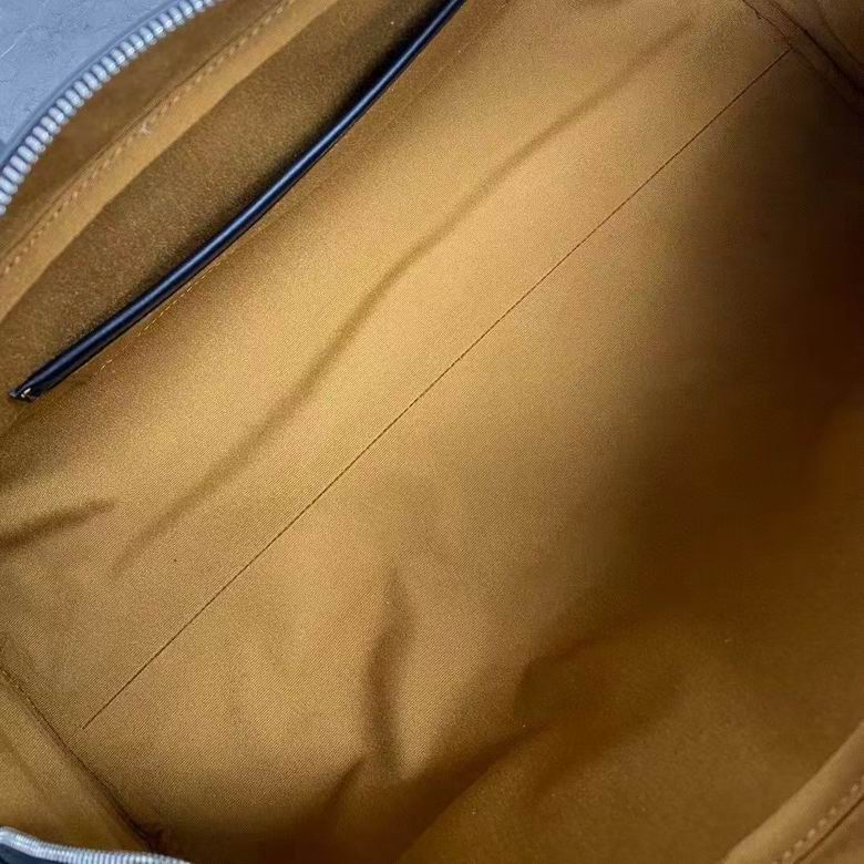 113852 45X23X17cm YG 7