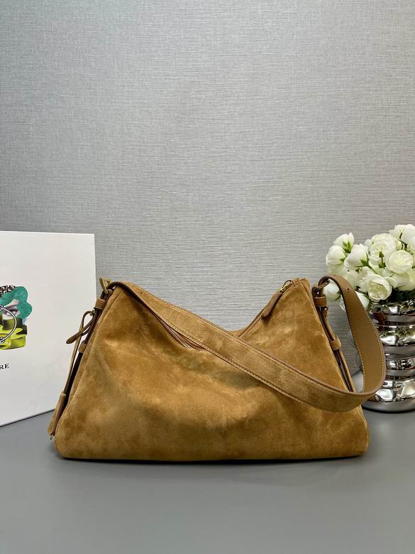 1BC228 39X24X11.5cm YG 5