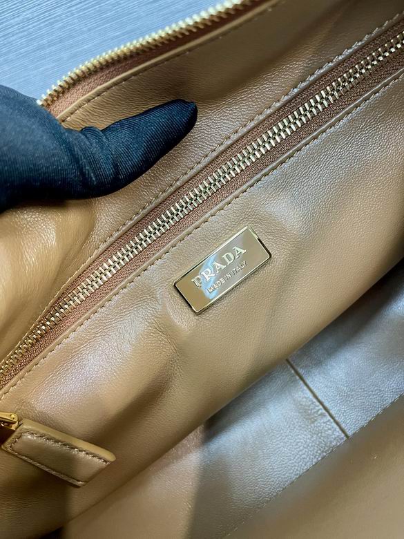 1BC228 39X24X11.5cm YG 8