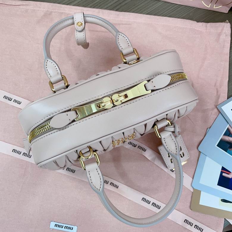 5BB142 22X10.5X7.5cm SF 2色 6