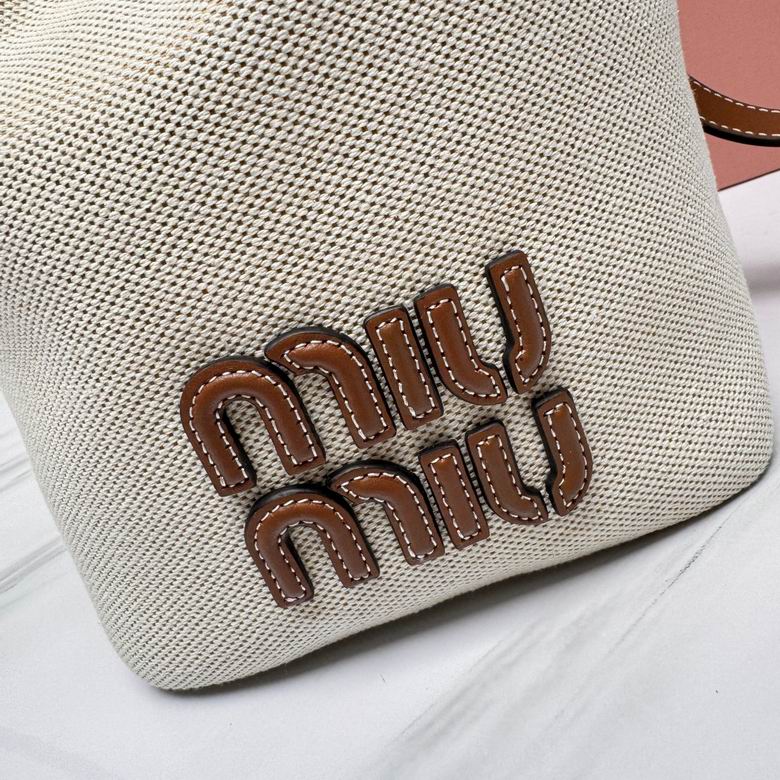 5BE090 16X22.5X14cm H 4