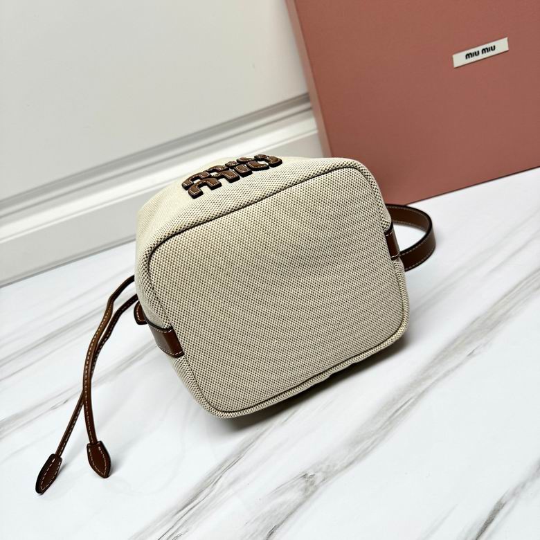 5BE090 16X22.5X14cm H 8