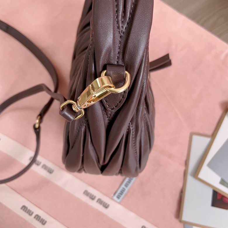 5BP078 18X10X6cm SF 6