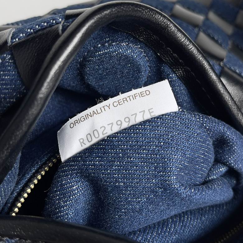 789028 41X20.5X7.5cm YG 8