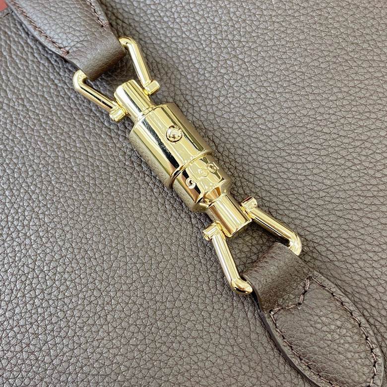 813650 40X38X10cm MP 7