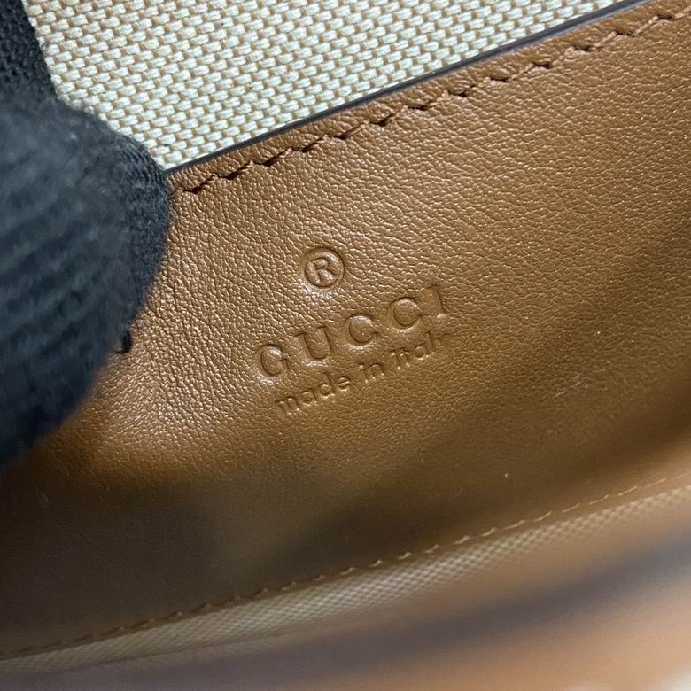 815711 21.5X11X8cm MP 4色 31