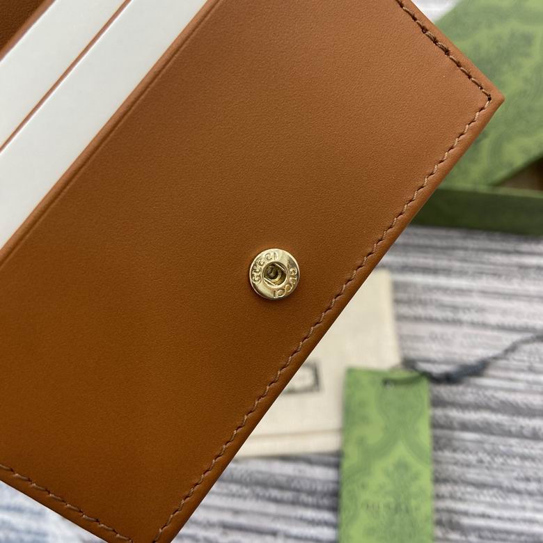 820692 11X8.5X3cm MP 10