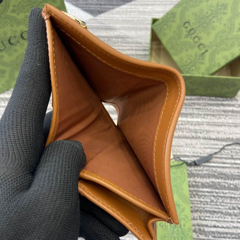 820692 11X8.5X3cm MP 3