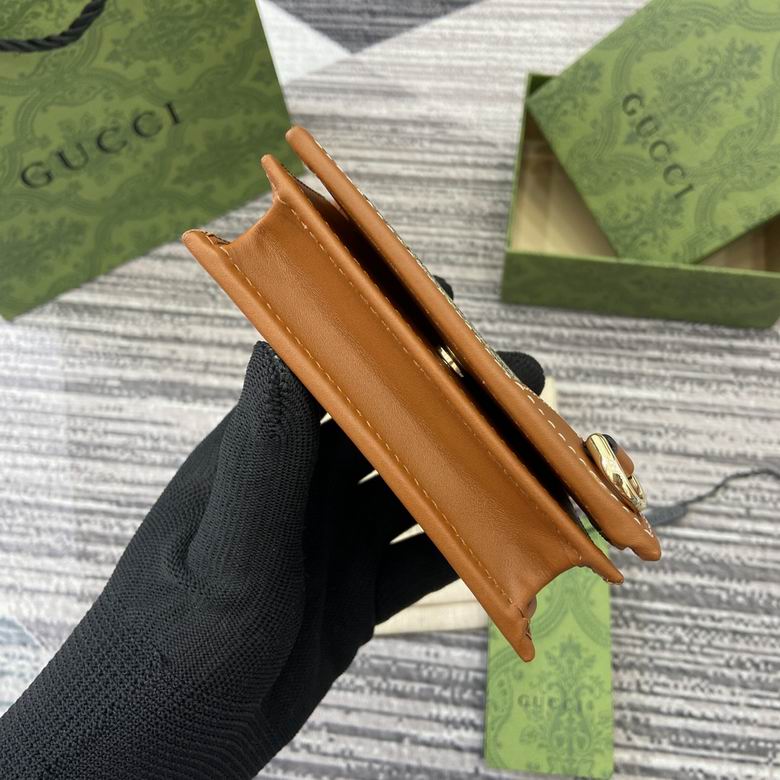 820692 11X8.5X3cm MP 6