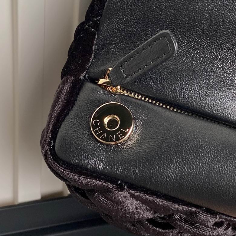 AP4164 22X8X9cm BL 7