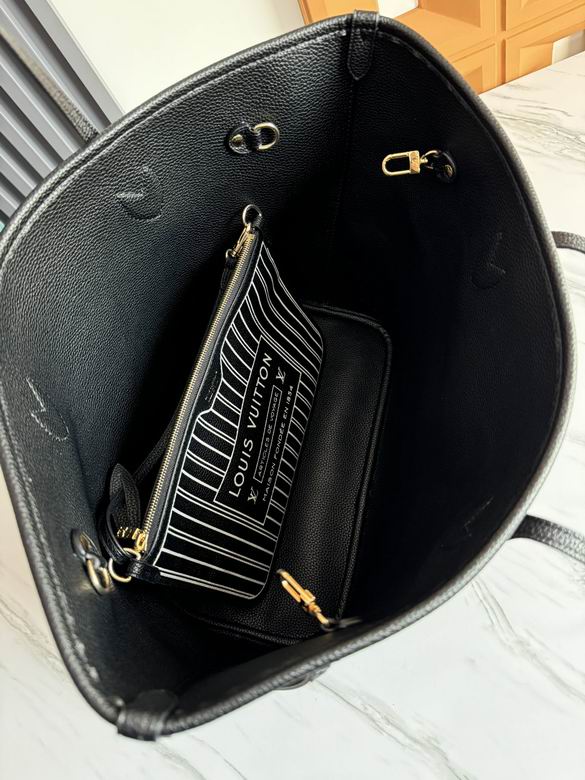 M11946 31X28X14cm WP 7