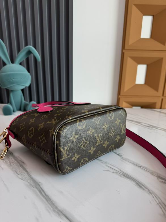 M12106 14X9X24cm WP 4