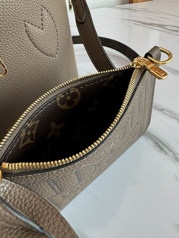 M12109 14X9X24cm WP 8