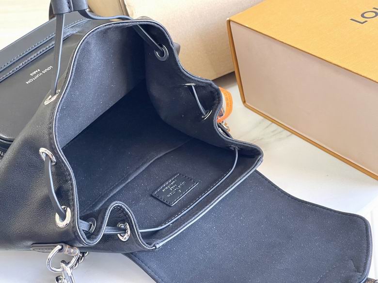 M12587 30X28X18cm WP 8