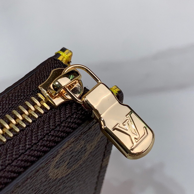 M83476 11x8 5x1 5cm gf4_5