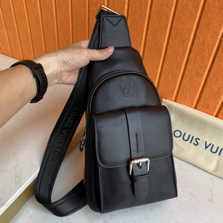 2052 30X17X5.5cm WP 7