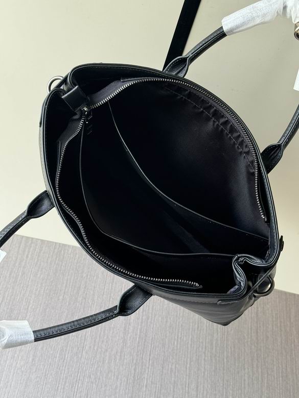 6211A 39X29X8cm WP 7