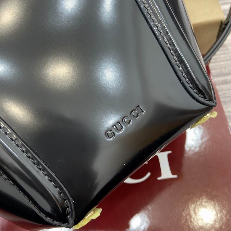 805832 16X27X14X4.6cm MP 4色 15