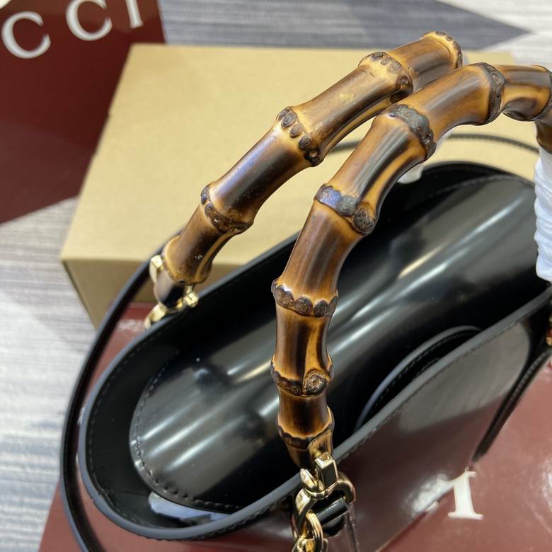 805832 16X27X14X4.6cm MP 4色 16