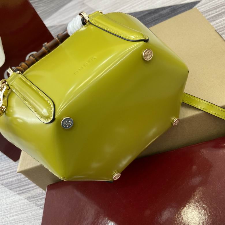 805832 16X27X14X4.6cm MP 4色 28