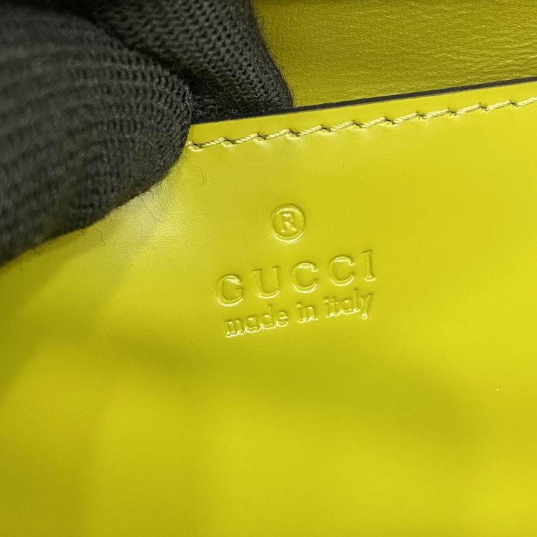 805832 16X27X14X4.6cm MP 4色 32