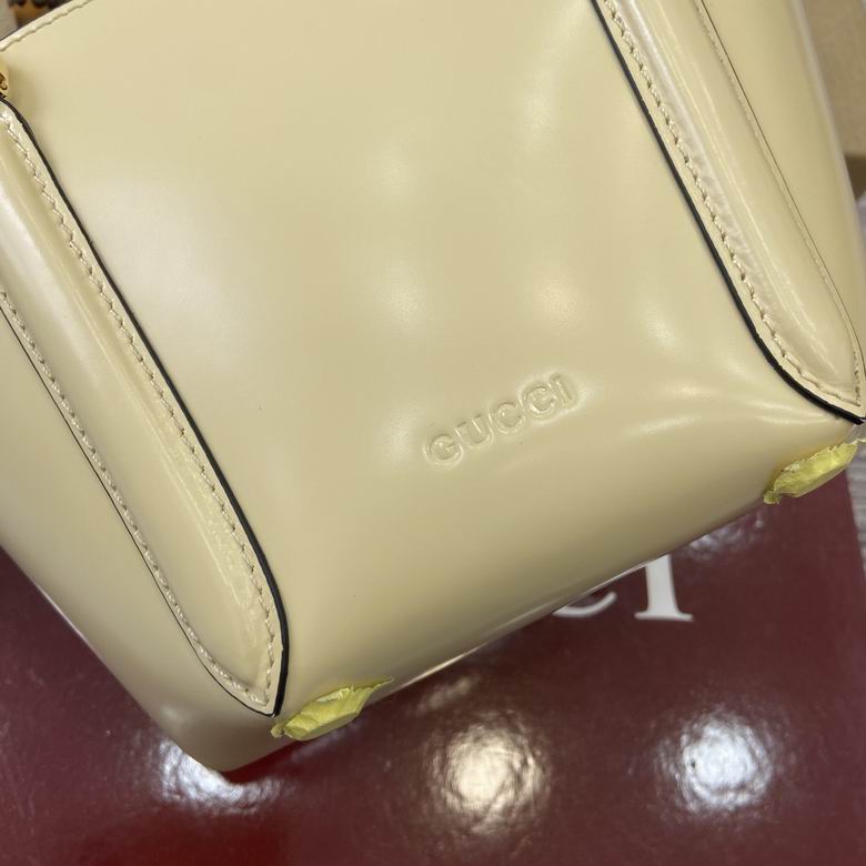 805832 16X27X14X4.6cm MP 4色 38