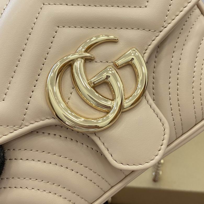 811238 17X13X6cm MP 4