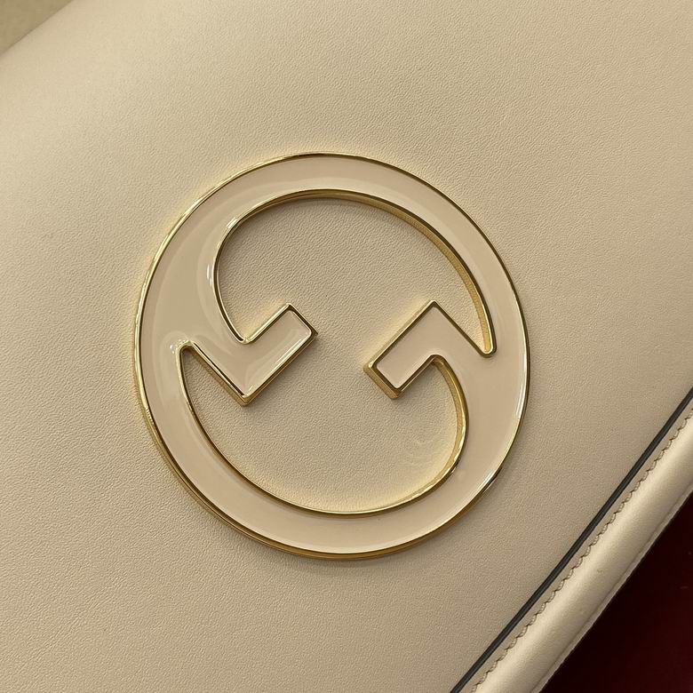 815719 32X17X10cm MP 3