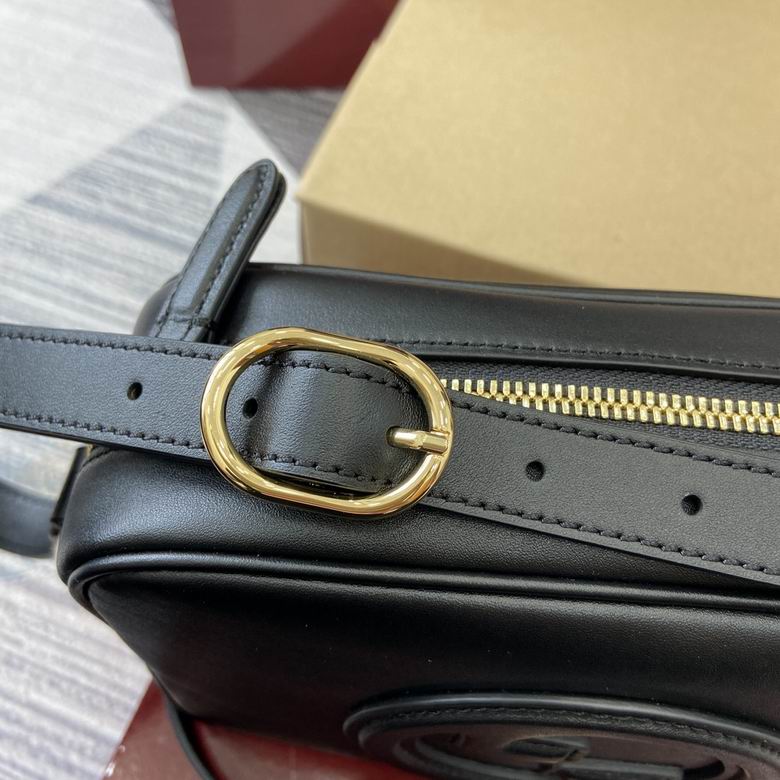 820429 21X15X8cm MP 4色 32