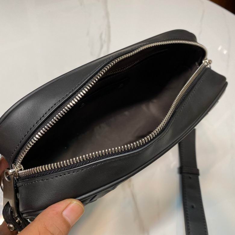 822 24.5X16.5X5cm WP 7