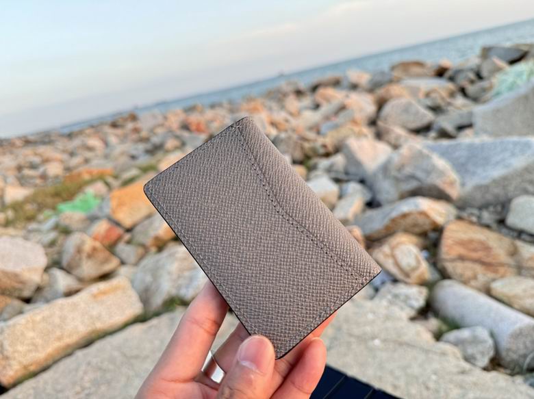 M11581 7.5X11.1X1cm YG 8