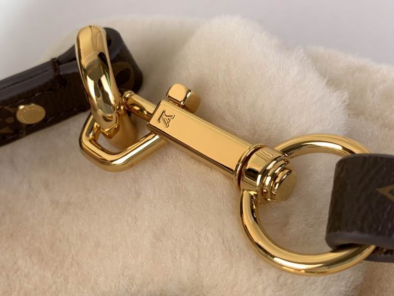 M12097 27X18X3cm YG 6