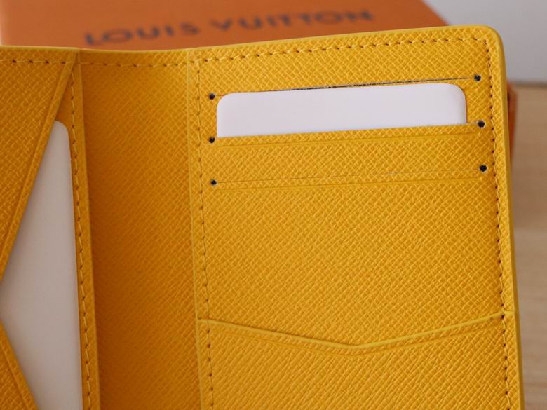 M12659 7.5X11.1X1cm YG 7