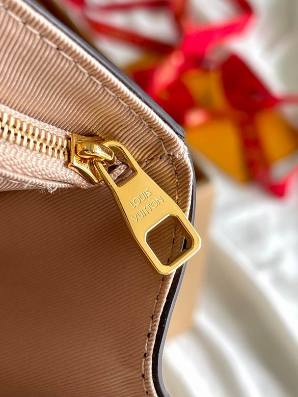 M46055 20X16X7.5cm YG 6