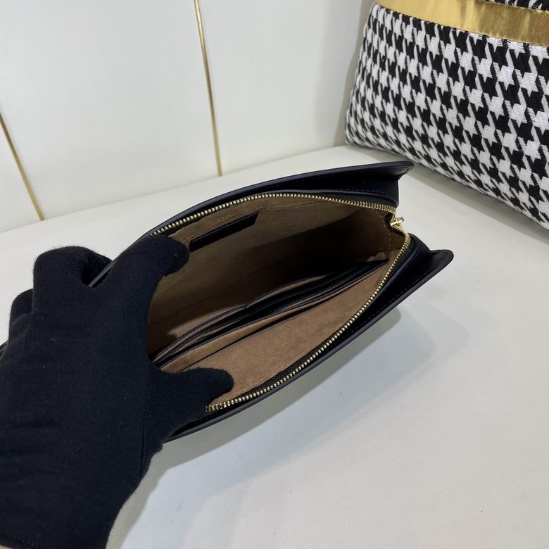 121-4 24.5X17X6cm WP 7