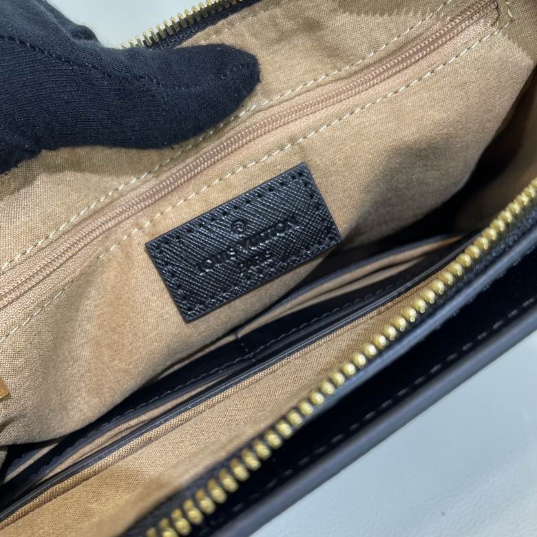 121-4 24.5X17X6cm WP 8