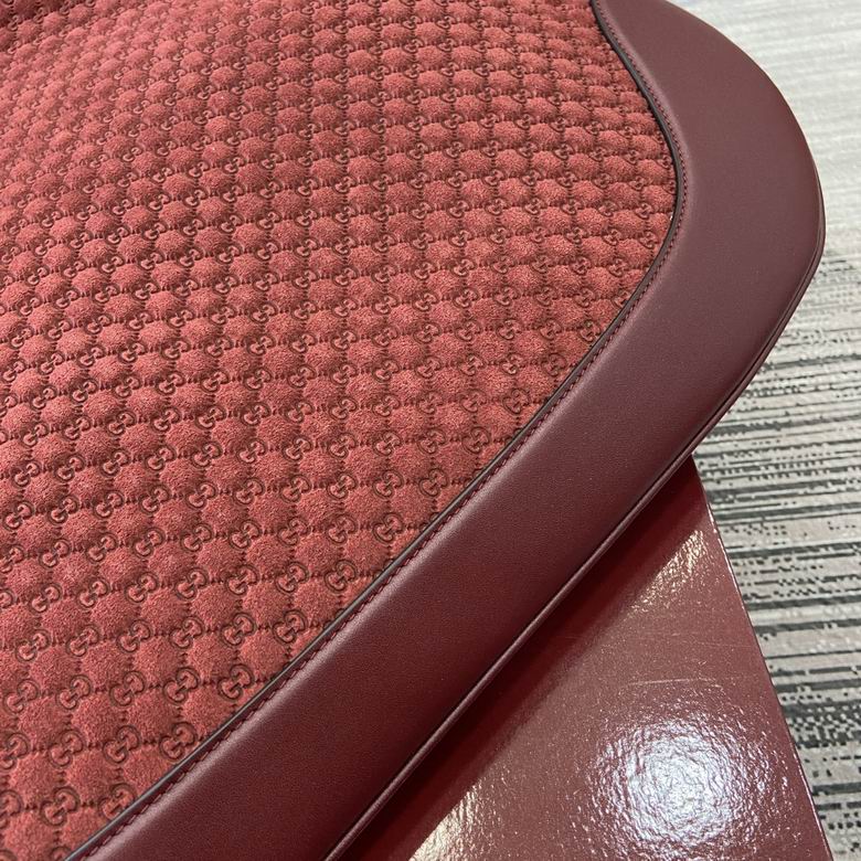 815924 49X46X4cm MP 7