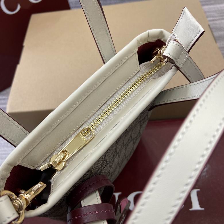 831899 20X15X5cm MP 4色 17